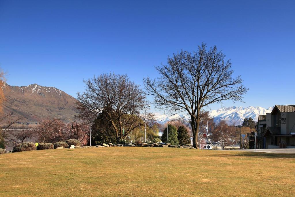 Wanaka Hotel Bagian luar foto